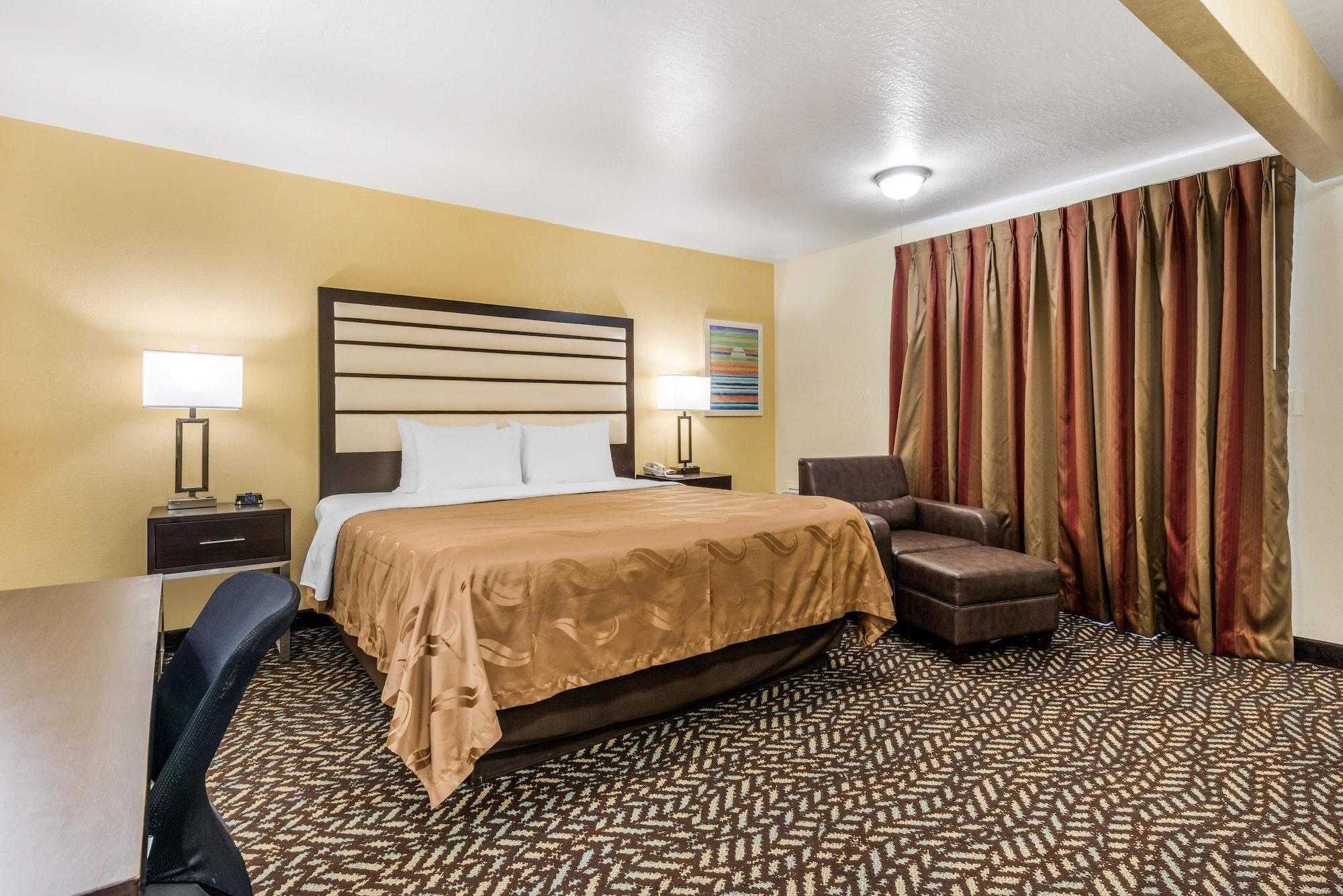 Hotel Quality & By The Sea 2*