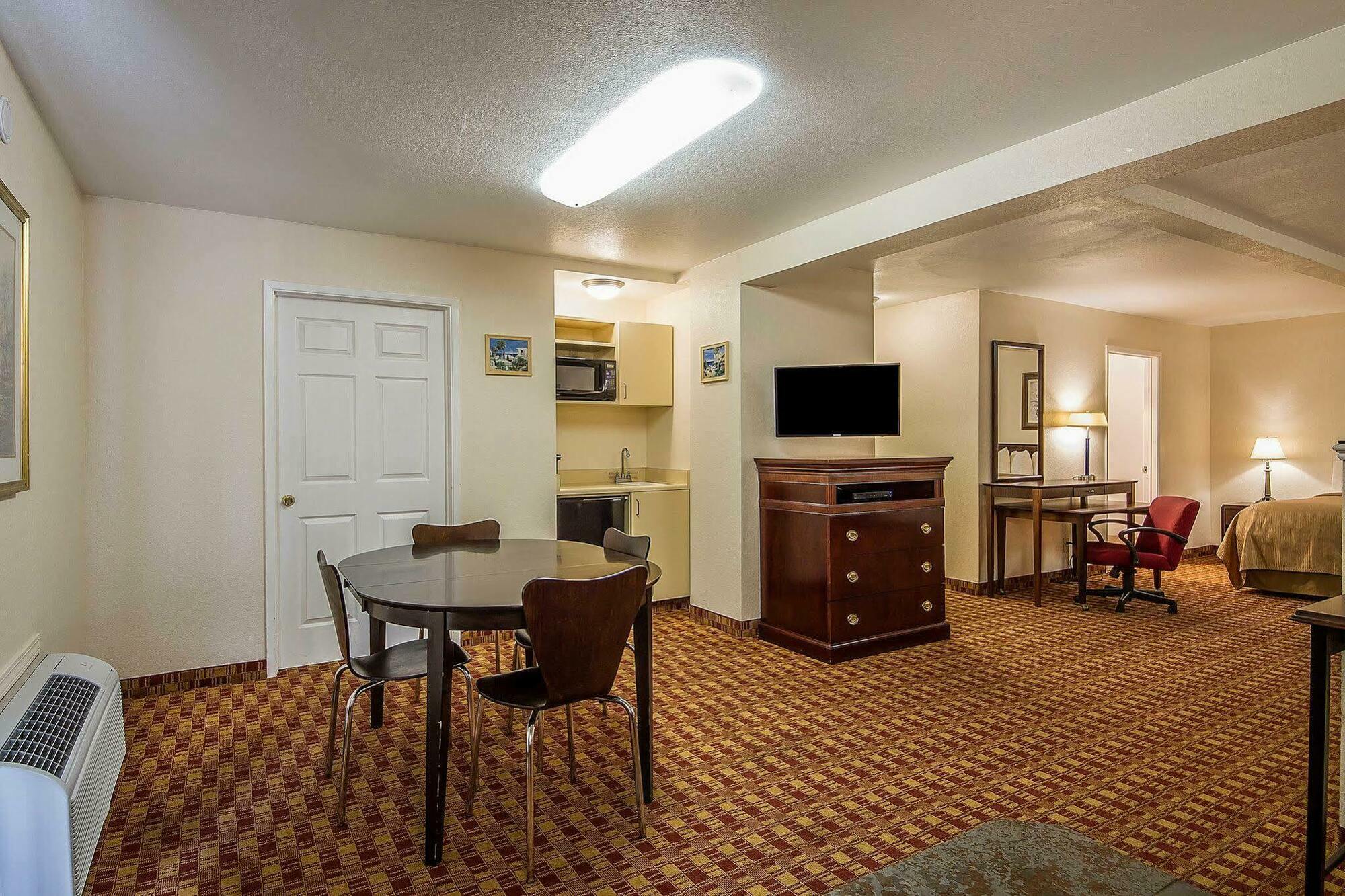 Hotel Quality Inn&suites 2*